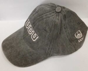 Gorro Verde Piedra (UCU adelante + Escudo atrás) hilo Blanco